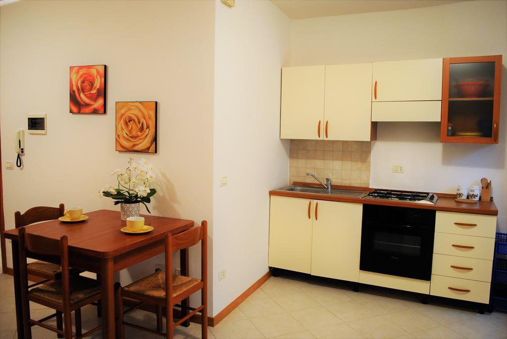 Appartamenti Del Borgo Гарда Екстериор снимка
