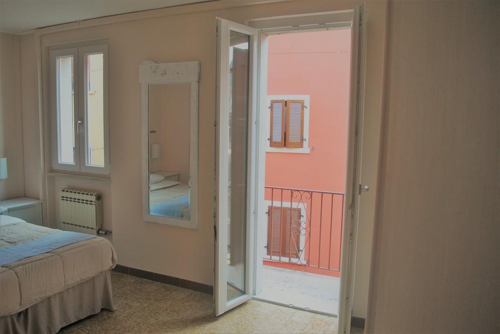 Appartamenti Del Borgo Гарда Екстериор снимка