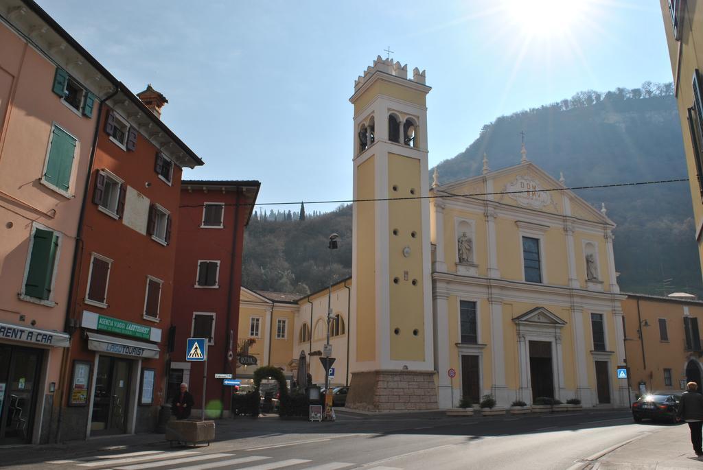 Appartamenti Del Borgo Гарда Екстериор снимка