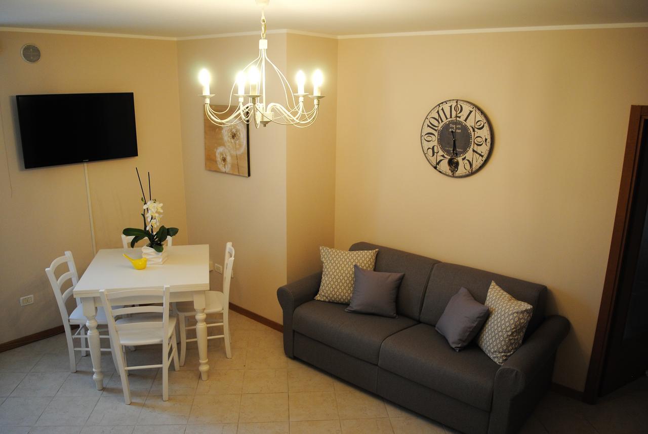 Appartamenti Del Borgo Гарда Екстериор снимка